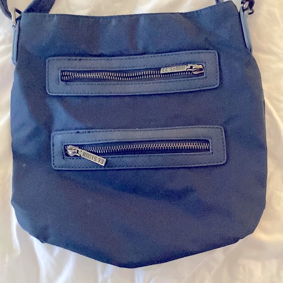 Navy blue nylon roots crossbody - Picture 1 of 8